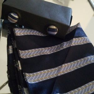 Matching Cuff Links and Pocket Square NWOT